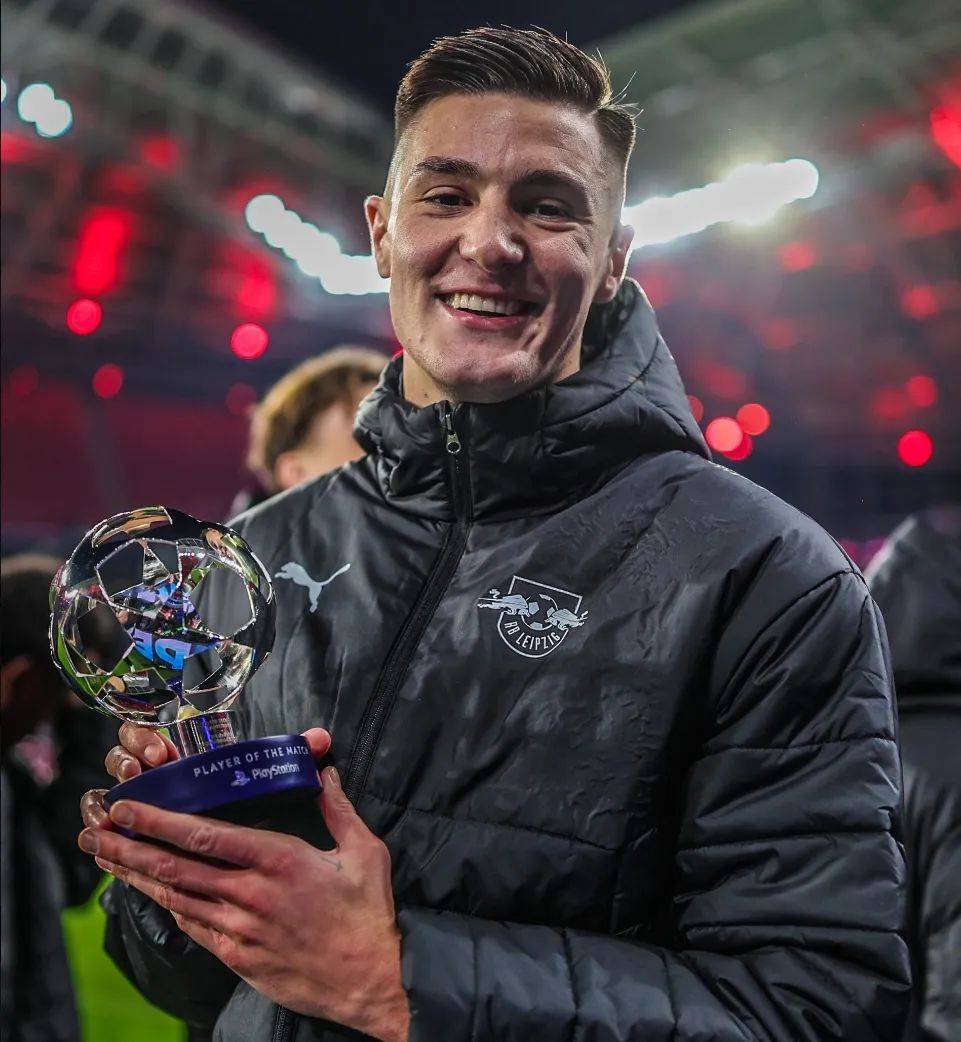 JackeyLove官方宣布领先优势明显新规，曼联引发争议！开云体育官方网站