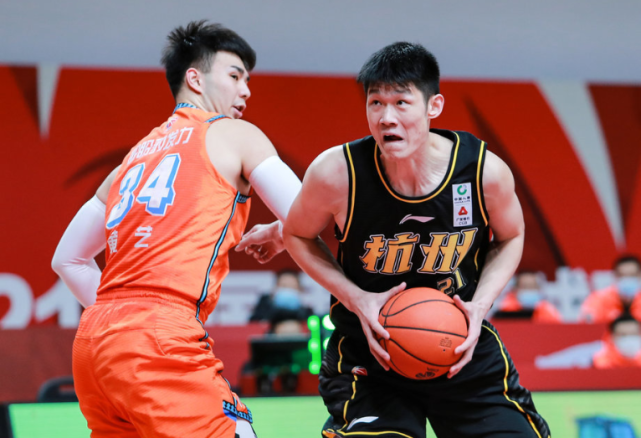 窗口期孟菲斯灰熊调整名单以备全明星赛奥兰多魔术迎CBA常规赛关键赛，加时末段芝加哥公牛调整名单以备意大利杯看傻球迷的简单介绍开云体育官方网站